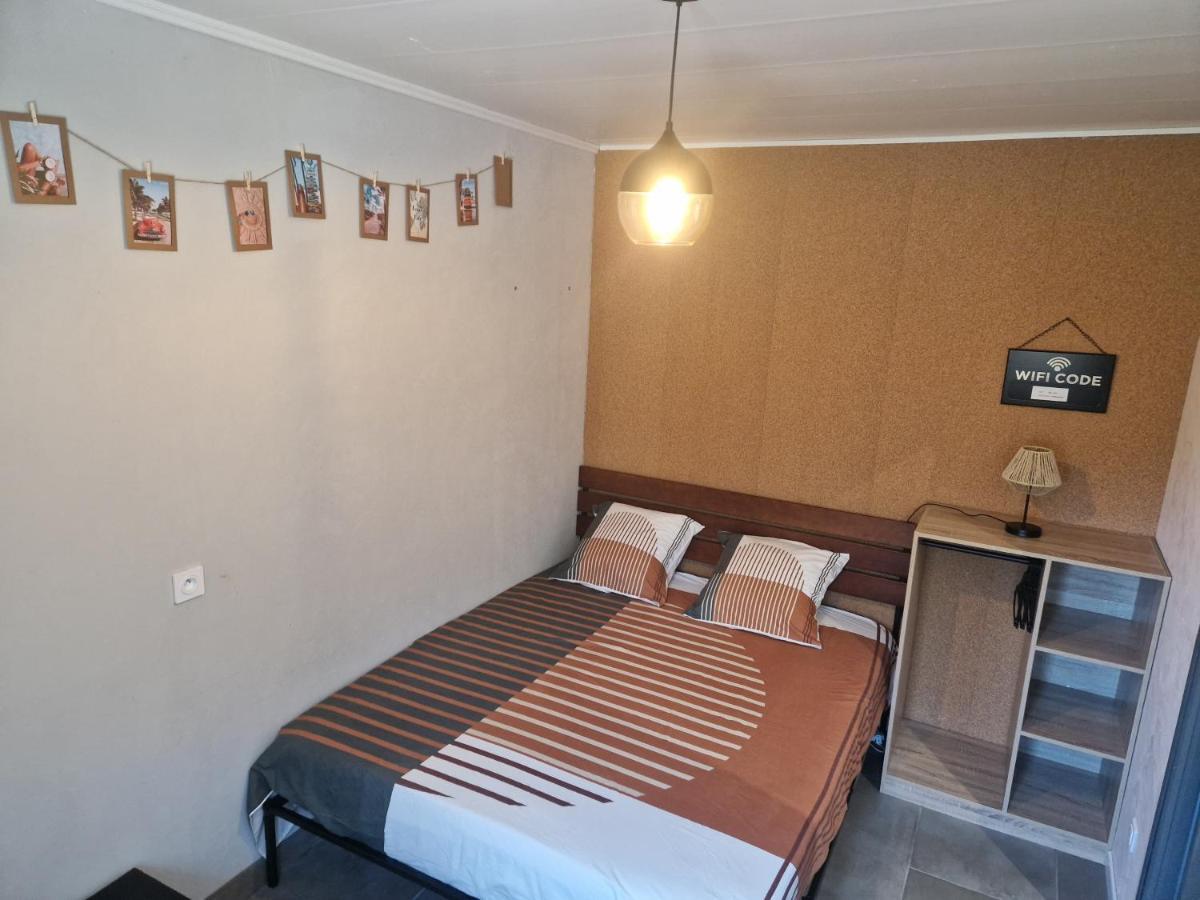 Appartement Independant Dans Maison Avec Jardinet, Au Calme Serezin-du-Rhone Luaran gambar