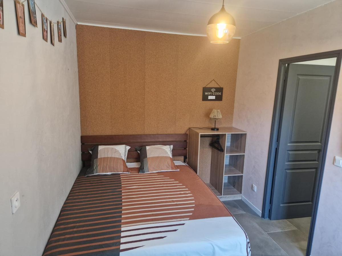 Appartement Independant Dans Maison Avec Jardinet, Au Calme Serezin-du-Rhone Luaran gambar