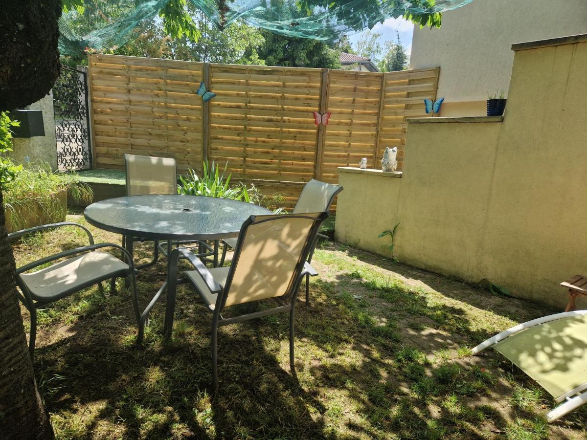 Appartement Independant Dans Maison Avec Jardinet, Au Calme Serezin-du-Rhone Luaran gambar